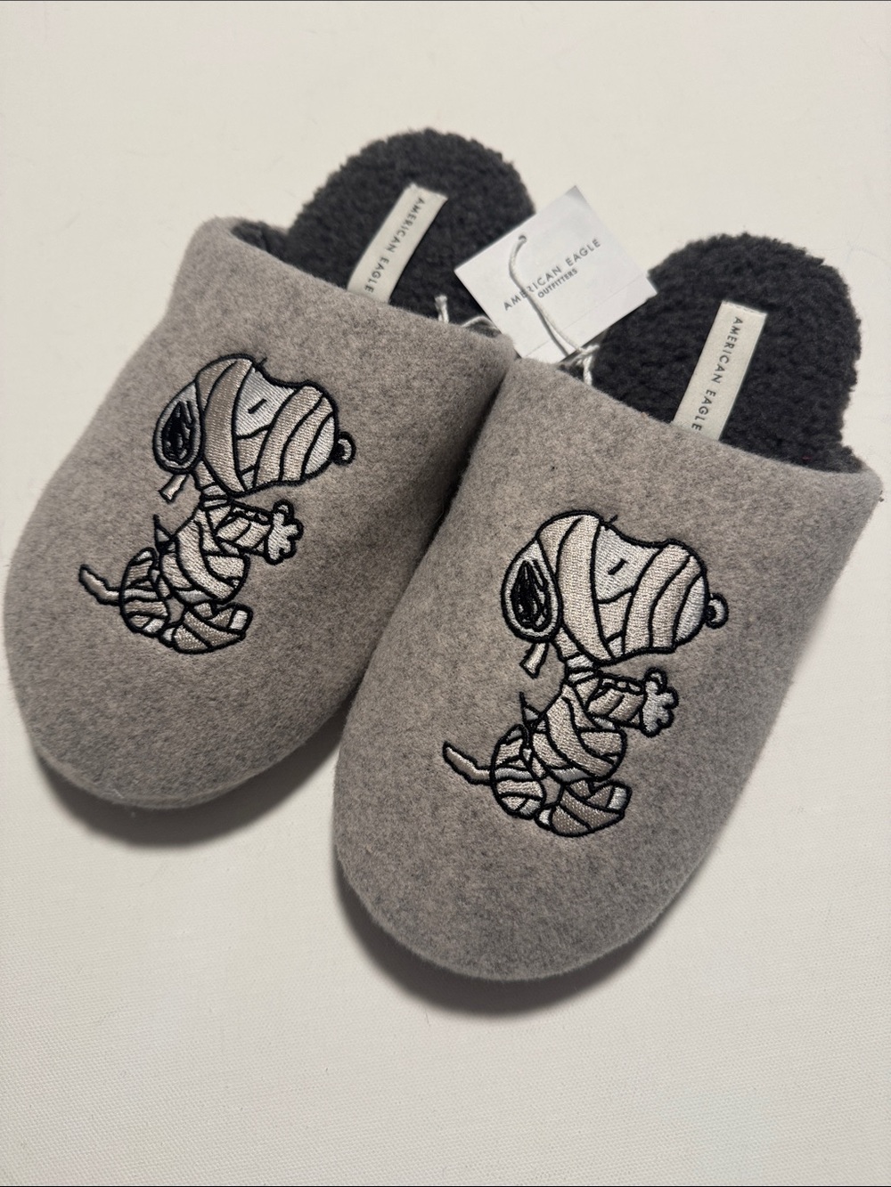 Snoopy Slippers Mens Medium American Eagle 9 10 Mummy